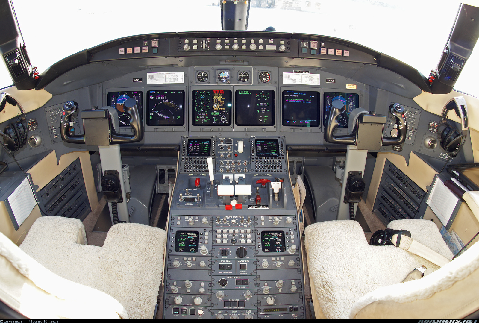 фото Bombardier Challenger 604